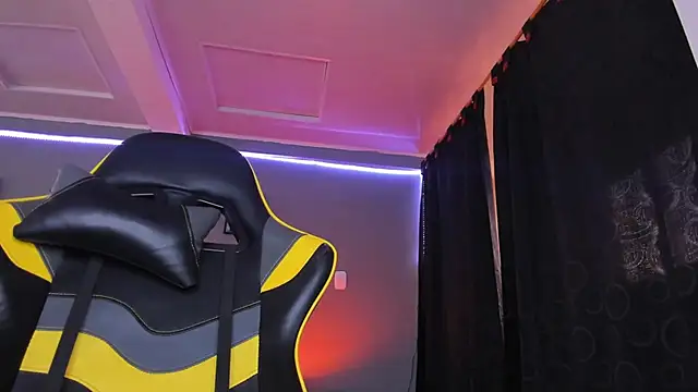 alexgiraldo   online show from October 2, 2025, 12:08 pm