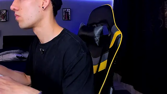 alexgiraldo   online show from September 13, 2025, 1:44 pm