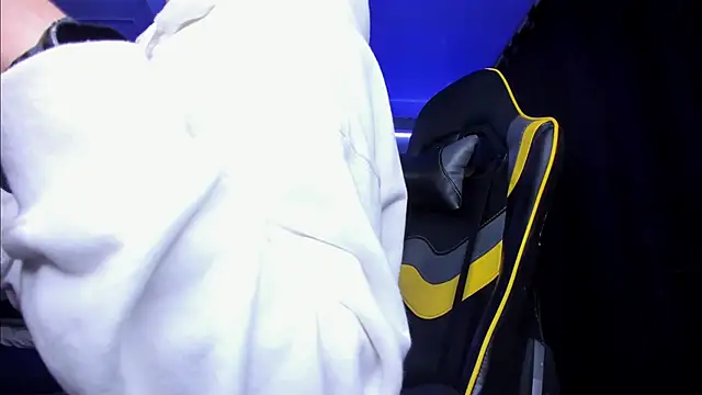 alexgiraldo   online show from October 20, 2025, 2:46 am