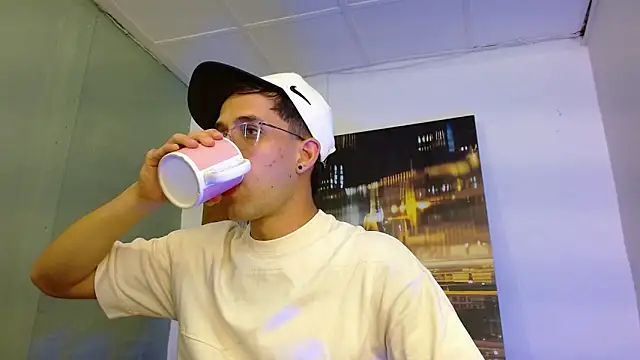 alexgiraldo   online show from March 28, 2026, 4:24 am