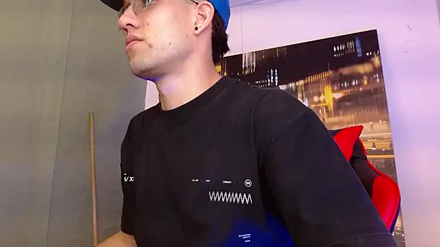 Snapshot of alexgiraldo__ chatting on April 23, 2026, 2:40 am alexgiraldo online show from April 23, 2026, 2:40 am