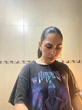 Snapshot of jessens144 chatting on November 4, 2025, 3:10 am jessens144 online show from November 4, 2025, 3:10 am