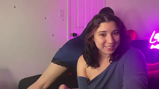 Snapshot of nina_lovez chatting on December 18, 2025, 3:22 am nina lovez online show from December 18, 2025, 3:22 am