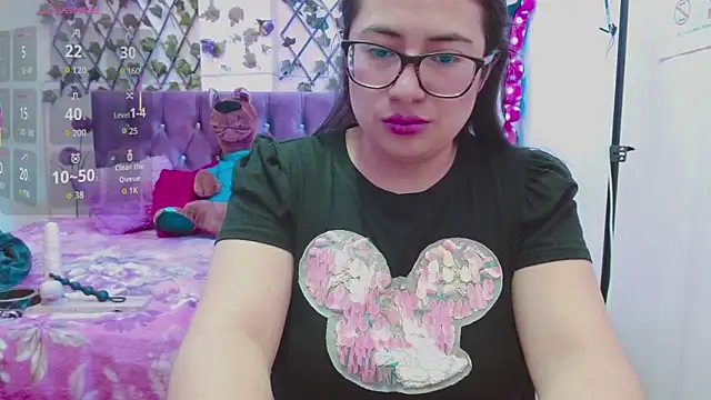 Snapshot of Estrella__sex chatting on October 1, 2025, 8:35 pm Estrella sex online show from October 1, 2025, 8:35 pm