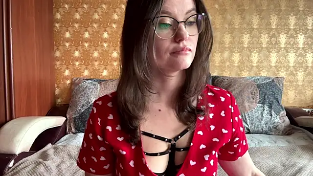 mia shine bright wow online show from December 20, 2025, 4:37 am