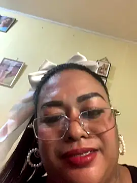 EmmaKantutera online show from November 13, 2025, 4:16 am