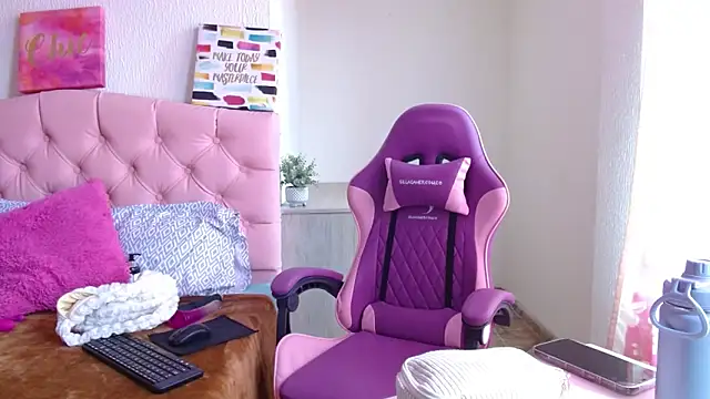 Snapshot of Emma-Flowers chatting on September 27, 2025, 6:58 pm Emma-Flowers online show from September 27, 2025, 6:58 pm