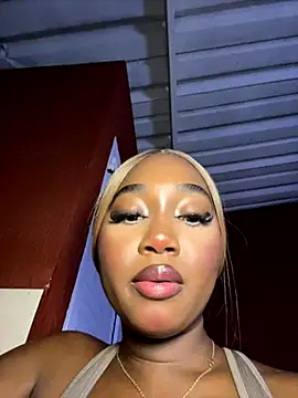 alisonn moon online show from November 27, 2025, 3:29 am