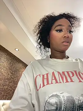 Snapshot of alisonn_moon chatting on January 8, 2026, 10:16 pm alisonn moon online show from January 8, 2026, 10:16 pm