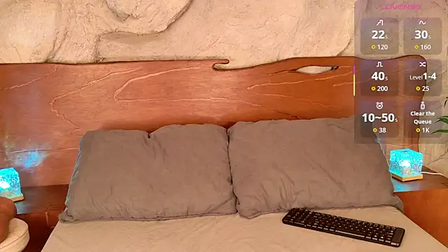 Snapshot of alisonn_moon chatting on January 13, 2026, 10:57 pm alisonn moon online show from January 13, 2026, 10:57 pm