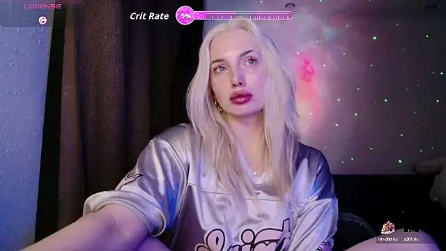 Snapshot of SpaceMarsi chatting on October 10, 2025, 8:09 pm SpaceMarsi online show from October 10, 2025, 8:09 pm