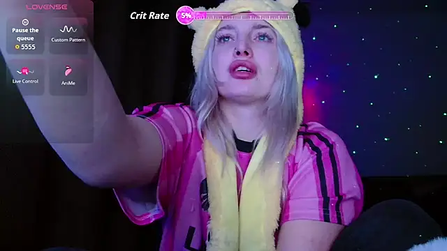 Snapshot of SpaceMarsi chatting on October 3, 2025, 6:53 pm SpaceMarsi online show from October 3, 2025, 6:53 pm