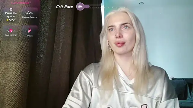 Snapshot of SpaceMarsi chatting on October 6, 2025, 5:52 am SpaceMarsi online show from October 6, 2025, 5:52 am