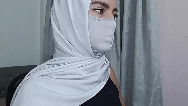 Snapshot of jade_nassar chatting on November 24, 2025, 2:11 am jade nassar online show from November 24, 2025, 2:11 am