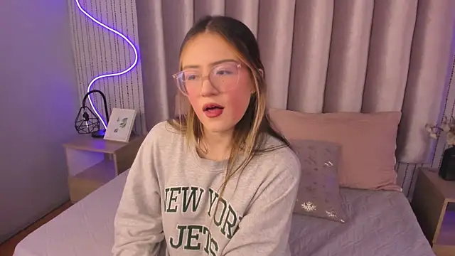 SamanthaPeachss online show from October 28, 2025, 12:26 pm