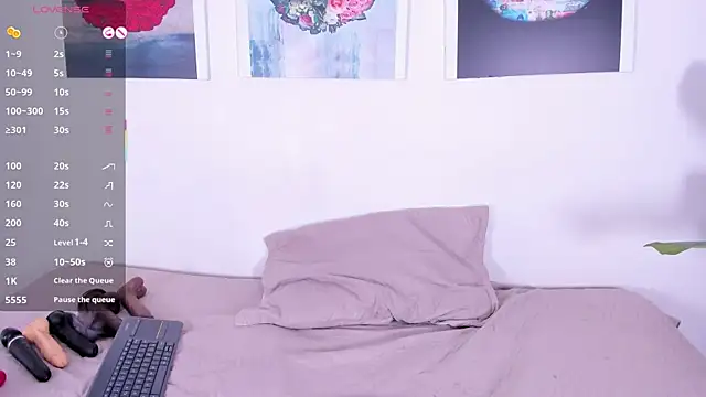 Snapshot of Monika-Ruiz chatting on November 15, 2025, 7:40 pm Monika-Ruiz online show from November 15, 2025, 7:40 pm