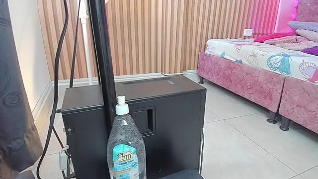 Snapshot of Mila_grace_ chatting on November 17, 2025, 6:23 pm Mila grace online show from November 17, 2025, 6:23 pm