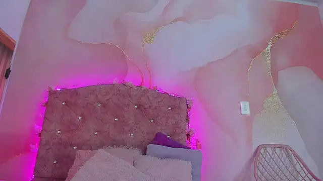 Snapshot of Mila_grace_ chatting on October 31, 2025, 6:37 pm Mila grace online show from October 31, 2025, 6:37 pm