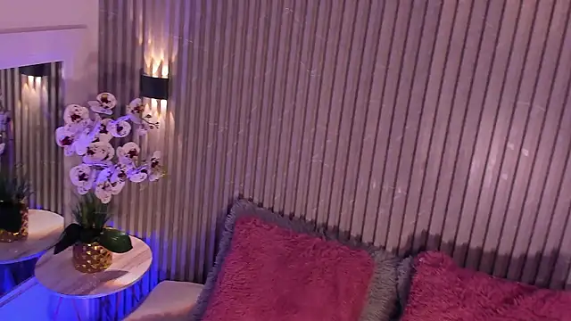 Snapshot of MaddyGray_ chatting on February 2, 2026, 7:13 pm MaddyGray online show from February 2, 2026, 7:13 pm