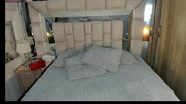 MaddyGray  online show from November 6, 2025, 7:07 pm