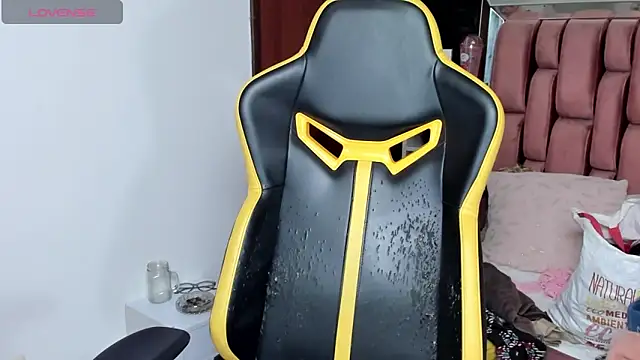 Snapshot of sara_slut21 chatting on March 8, 2025, 4:56 am sara slut21 online show from March 8, 2025, 4:56 am