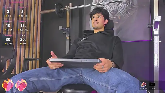 DimitriDeluxe online show from October 23, 2025, 8:07 pm