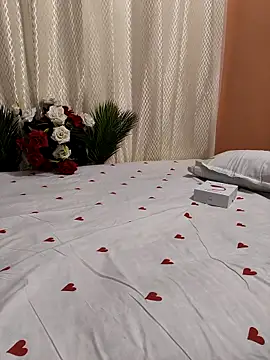 Shalu G online show from November 4, 2025, 1:37 pm