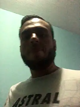 Snapshot of Alexitho25 chatting on September 17, 2025, 7:32 am Alexitho25 online show from September 17, 2025, 7:32 am