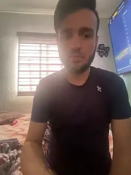 Snapshot of Alexitho25 chatting on January 18, 2026, 10:13 pm Alexitho25 online show from January 18, 2026, 10:13 pm