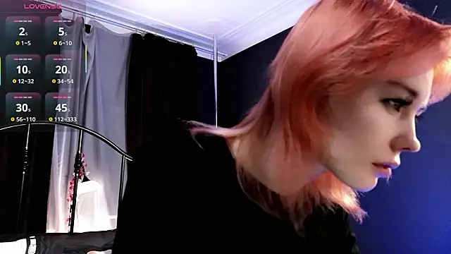 Kiara Dream online show from March 19, 2026, 8:42 pm