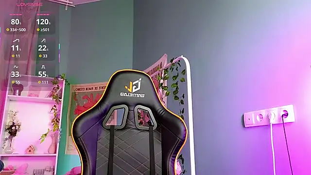 Kiara Dream online show from October 15, 2025, 9:01 pm