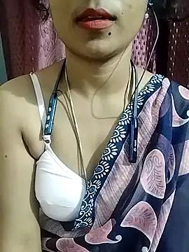 Snapshot of Varsha21 chatting on January 6, 2026, 11:03 am Varsha21 online show from January 6, 2026, 11:03 am