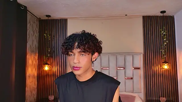 Snapshot of Aaron_Wiinter chatting on July 16, 2026, 2:41 am Aaron Wiinter online show from July 16, 2026, 2:41 am