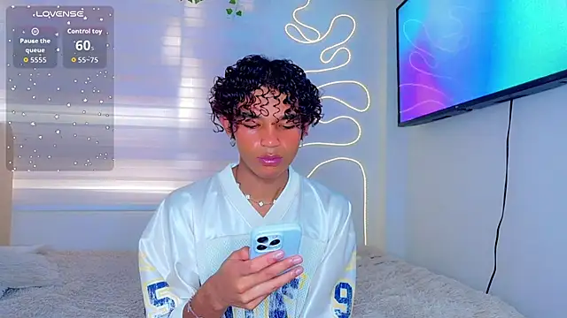 Snapshot of Aaron_Wiinter chatting on February 12, 2026, 7:35 pm Aaron Wiinter online show from February 12, 2026, 7:35 pm