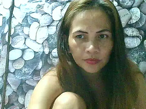 Snapshot of Urwildestangelfire_19 chatting on May 8, 2026, 1:37 pm Urwildestangelfire 19 online show from May 8, 2026, 1:37 pm