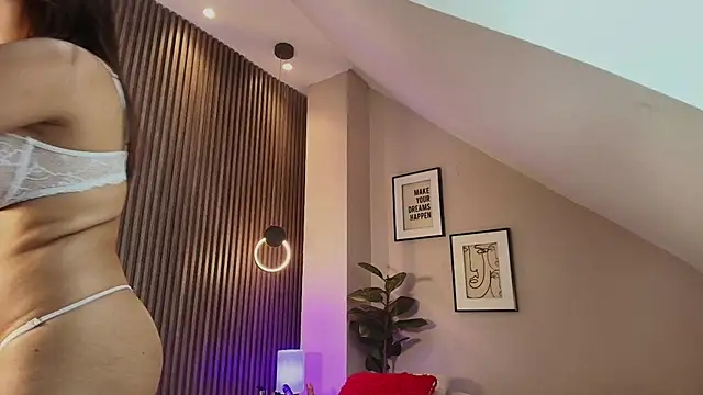 emma  rose1 online show from April 1, 2026, 2:57 am