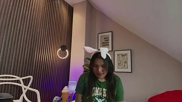 emma  rose1 online show from March 28, 2026, 3:18 am