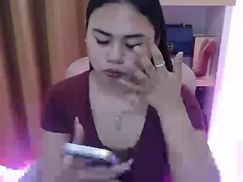 Snapshot of Annafoxy2xx chatting on May 11, 2026, 12:28 pm Annafoxy2xx online show from May 11, 2026, 12:28 pm