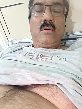 moonflower25 online show from November 14, 2025, 6:44 pm