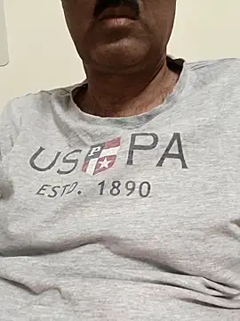 moonflower25 online show from September 24, 2025, 4:02 pm