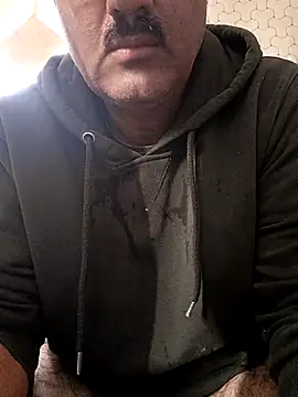 moonflower25 online show from January 14, 2026, 4:05 am