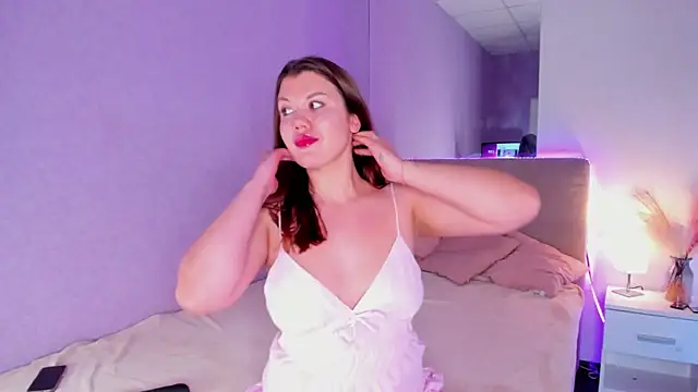 Snapshot of NikkiBustt chatting on September 28, 2025, 11:12 pm NikkiBustt online show from September 28, 2025, 11:12 pm