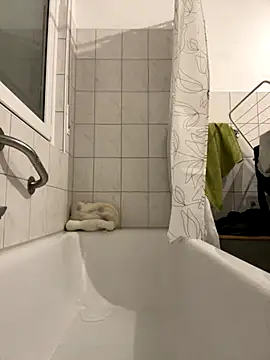 Snapshot of Emilia_Mausi chatting on November 27, 2025, 8:20 pm Emilia Mausi online show from November 27, 2025, 8:20 pm