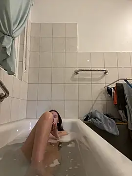 Snapshot of Emilia_Mausi chatting on November 12, 2025, 8:12 pm Emilia Mausi online show from November 12, 2025, 8:12 pm