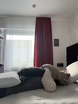 Snapshot of Emilia_Mausi chatting on February 5, 2026, 1:18 pm Emilia Mausi online show from February 5, 2026, 1:18 pm