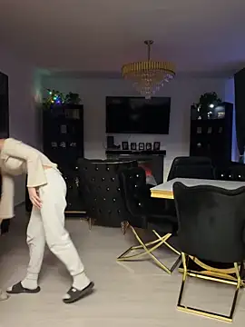 Snapshot of Emilia_Mausi chatting on November 15, 2025, 8:13 pm Emilia Mausi online show from November 15, 2025, 8:13 pm