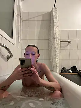 Emilia Mausi online show from March 11, 2026, 8:14 pm