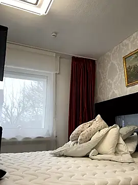 Snapshot of Emilia_Mausi chatting on January 15, 2026, 10:07 am Emilia Mausi online show from January 15, 2026, 10:07 am