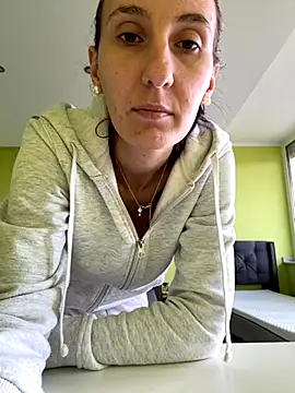 Snapshot of Emilia_Mausi chatting on December 1, 2025, 10:05 am Emilia Mausi online show from December 1, 2025, 10:05 am