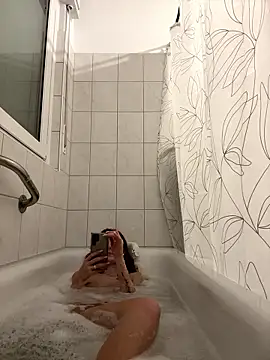 Snapshot of Emilia_Mausi chatting on January 12, 2026, 8:04 pm Emilia Mausi online show from January 12, 2026, 8:04 pm